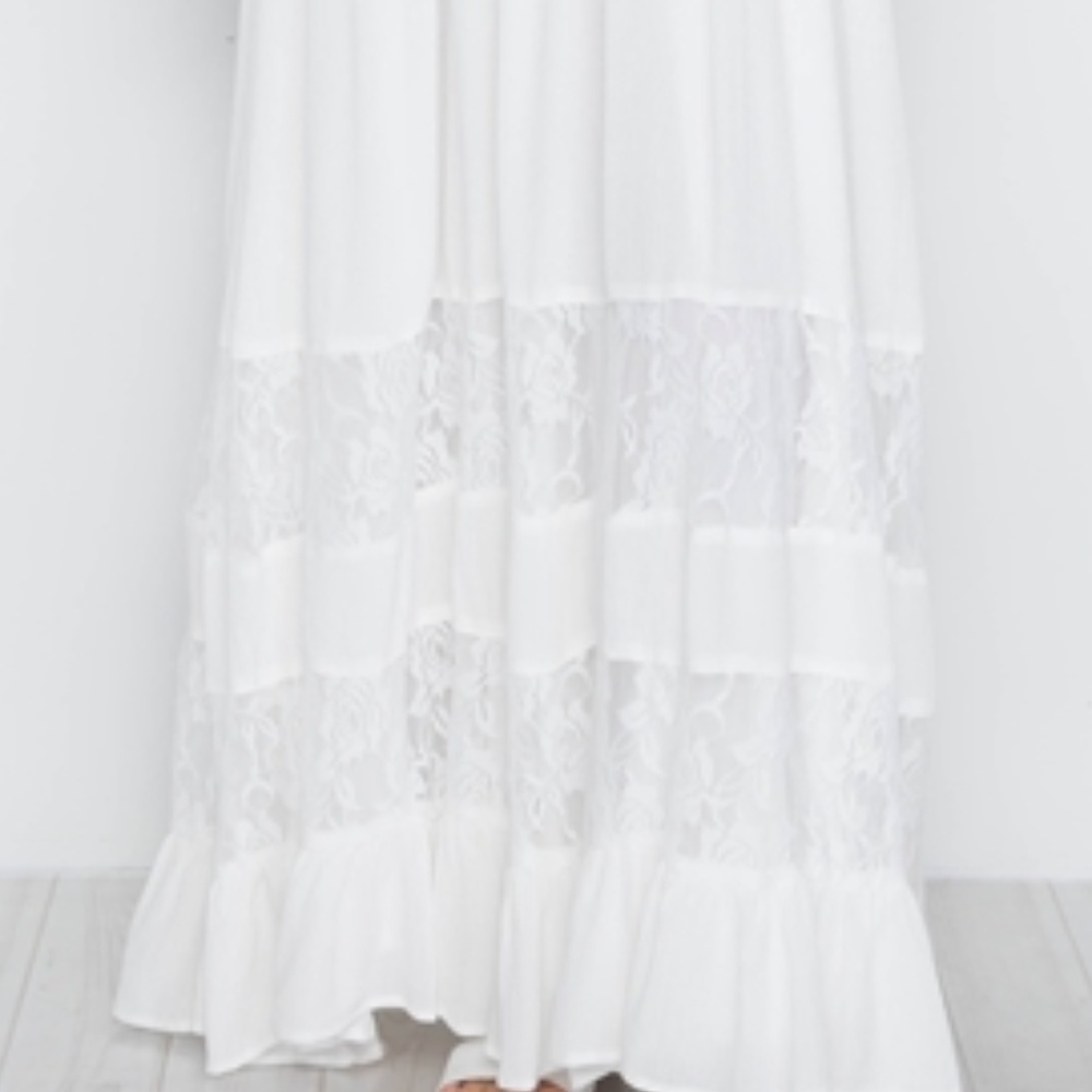 WHITE STRAPLESS SMOCKED FLORAL LACE BOHO DRESS - Picture 7 of 8